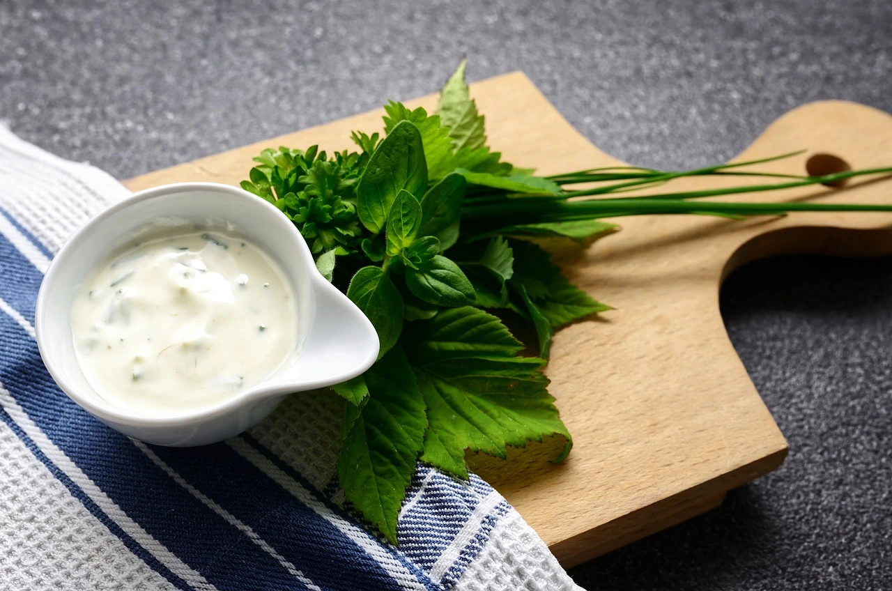 salad-dressing-with-gyro-sauce